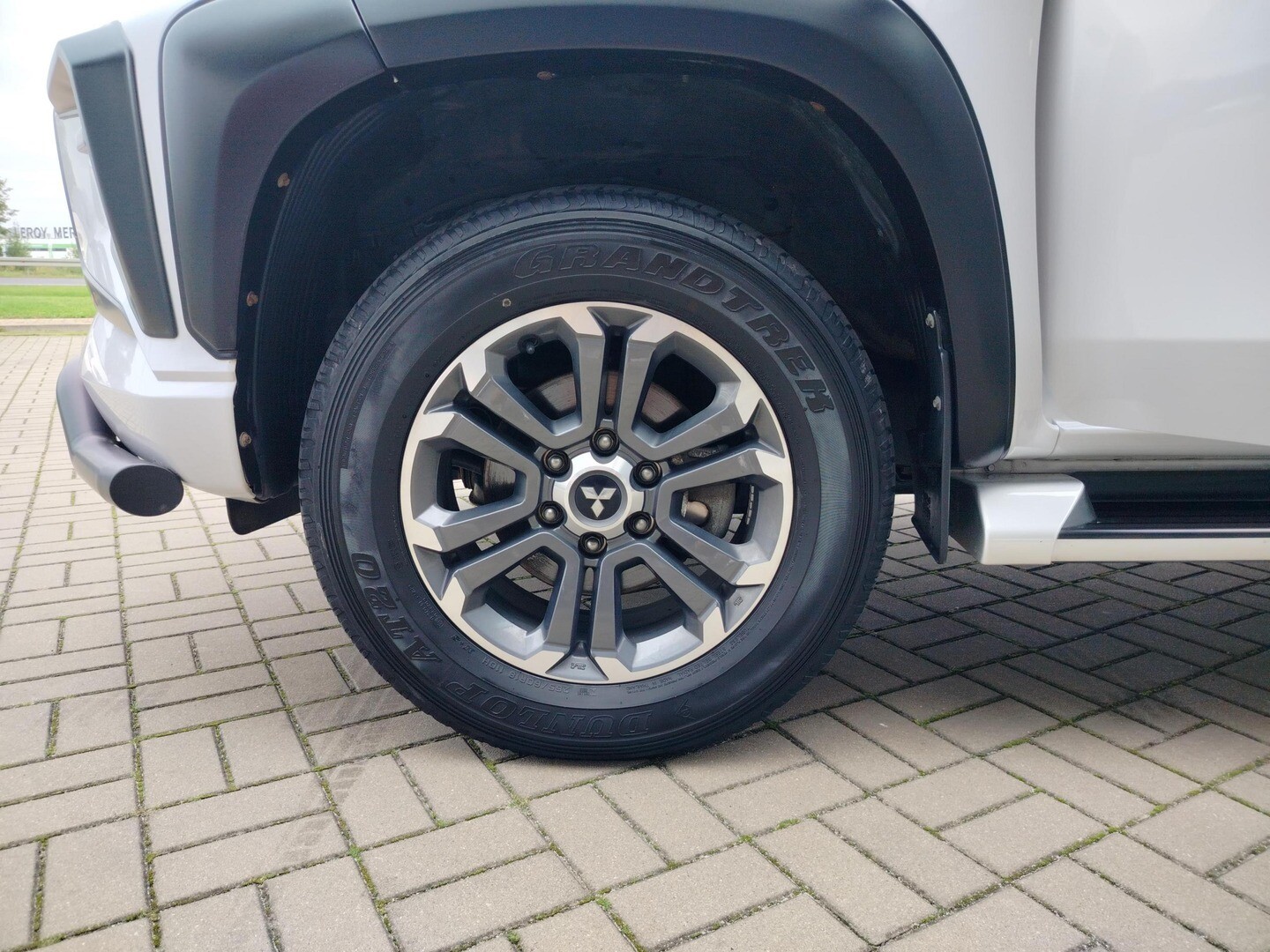 Mitsubishi L200